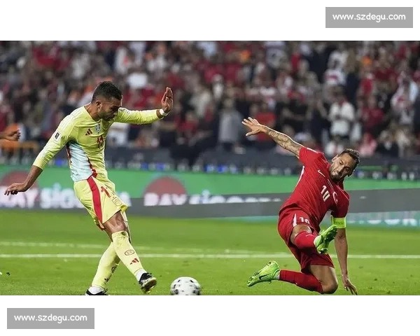 西班牙 6-0 横扫土耳其 梅里诺戴帽奥亚萨瓦尔献三助 西班牙 6-0 横扫土耳其 梅里诺戴帽奥亚萨瓦尔献三助